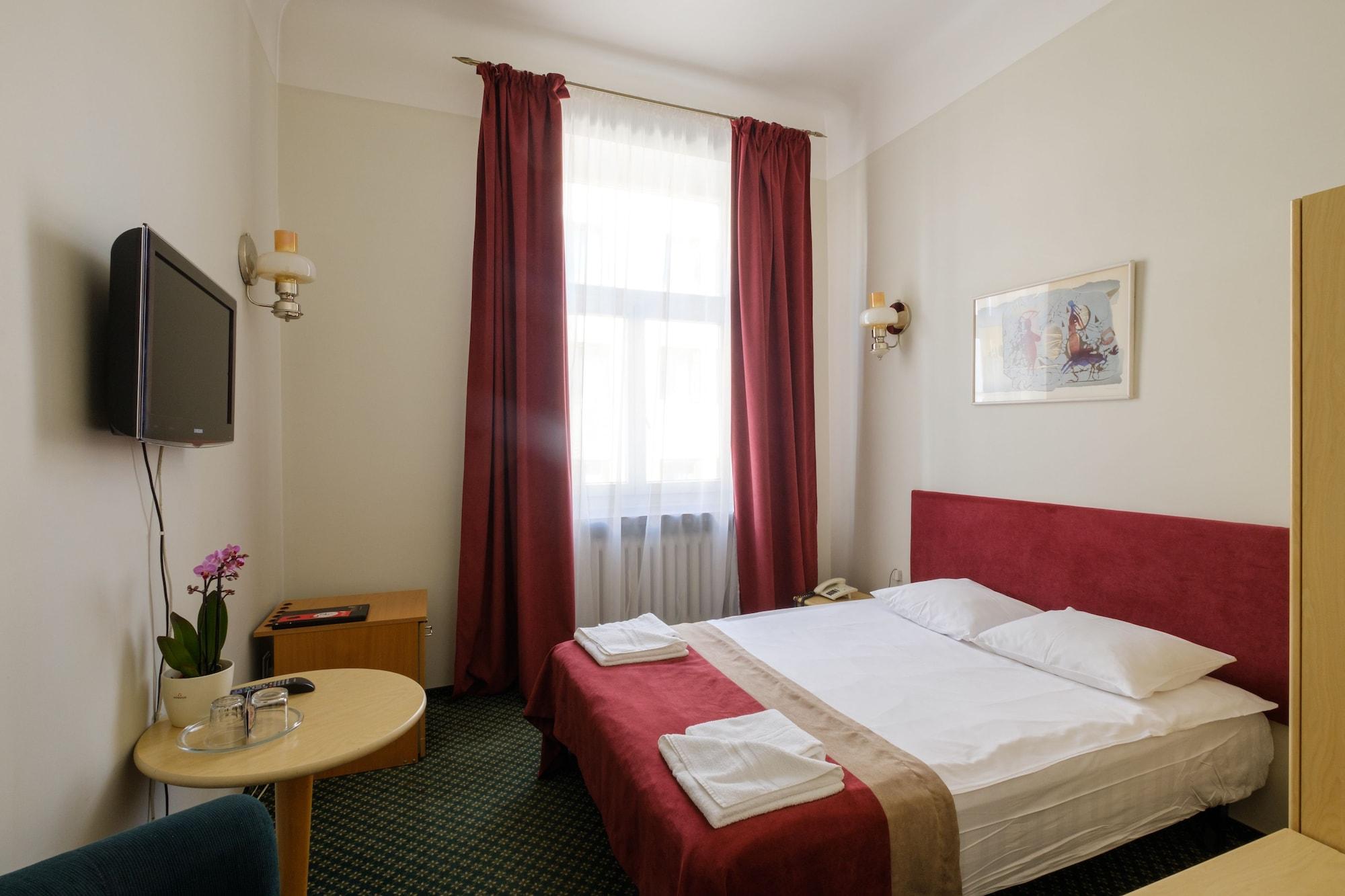 Hotel Metropolis Kaunas Kültér fotó