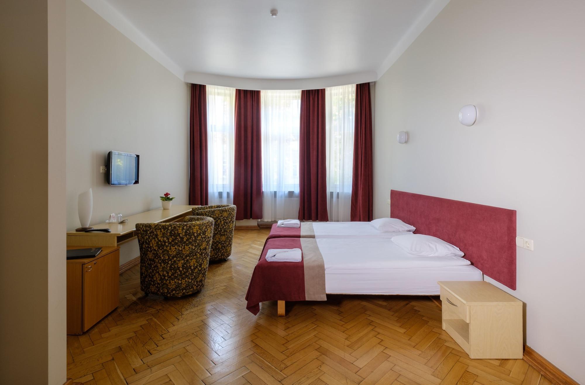 Hotel Metropolis Kaunas Kültér fotó