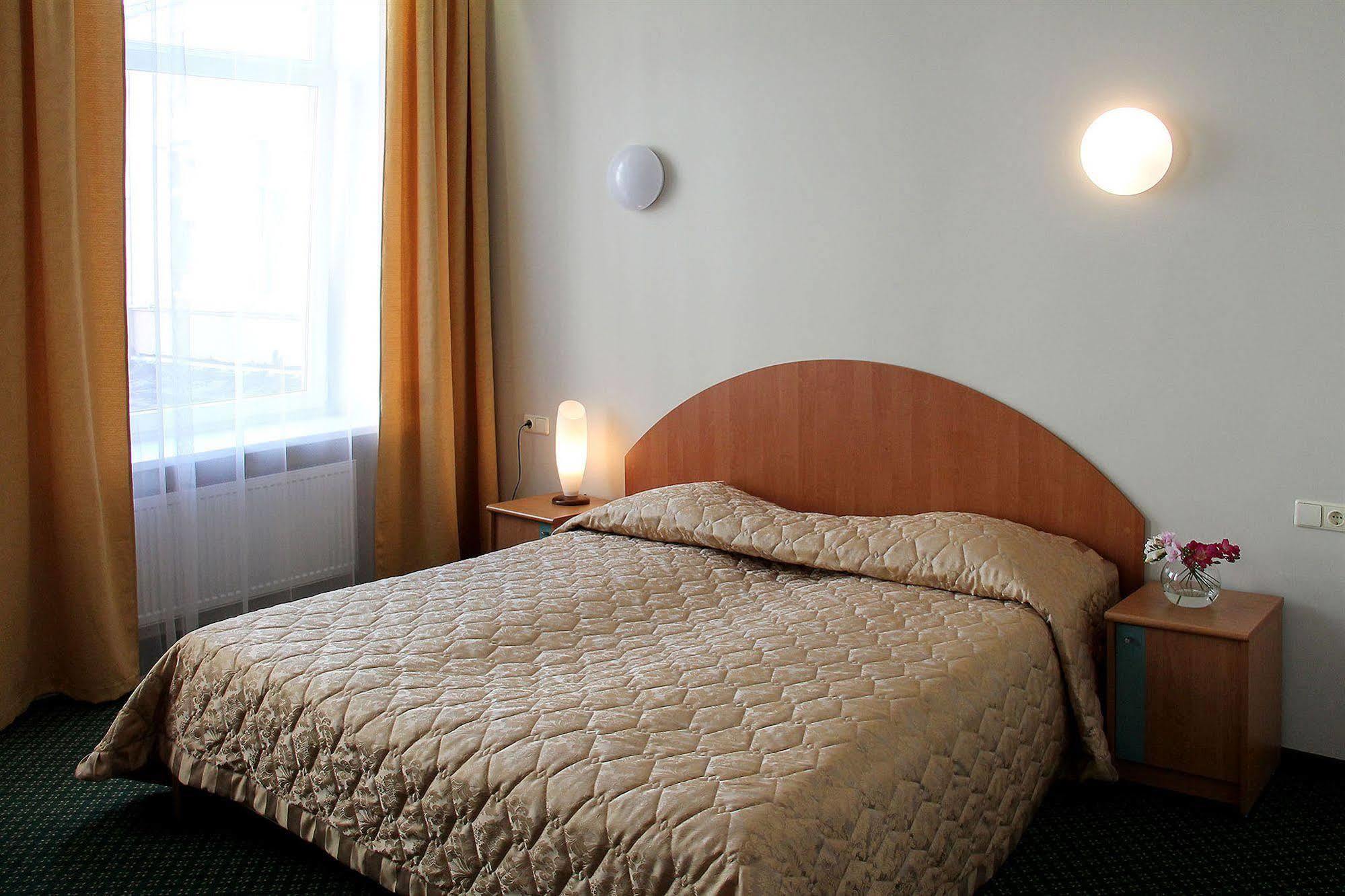 Hotel Metropolis Kaunas Kültér fotó